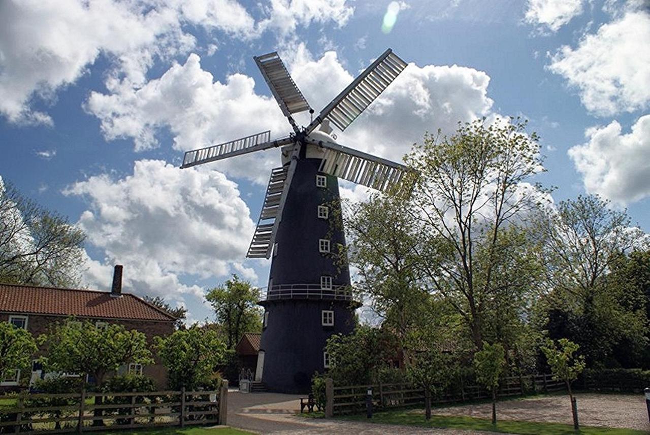 The Windmill Hotel Alford  Exterior photo